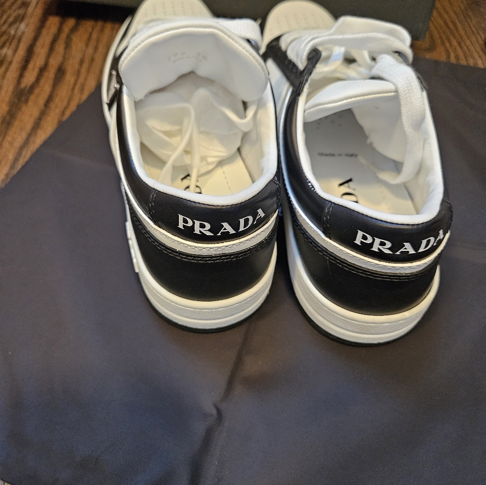 PRADA Women’s ‘Downtown’ Logo Leather Sneakers Black & White Size 38 - Picture 7 of 10